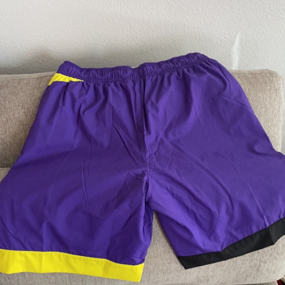 ‼️‼️ BRAND NEW WITH TAGS Puma Basketball Swim Trunks Sz Medium - Picture 2 of 3